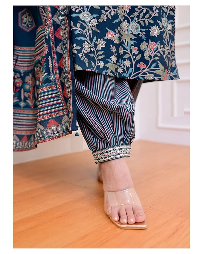 Women Printed Kurta and Pant Set With Dupatta